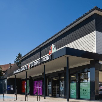 Rénovation et extension d’une pharmacie avec création d’un local orthopédique par Archi Conseil Architecture