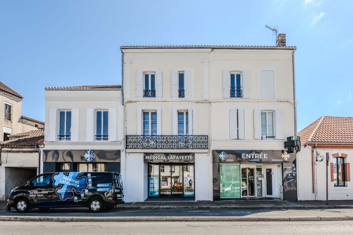 PHARMACIE VILLENEUVOISE par ARCHI CONSEIL